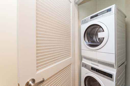 In Home Full Size Washer And Dryer at Circ Apartments, Richmond, VA 23220