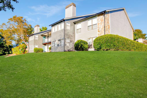 Lush Green Outdoor Spaces at Edgemont Apartments, PRG Real Estate, Greenville, 29615