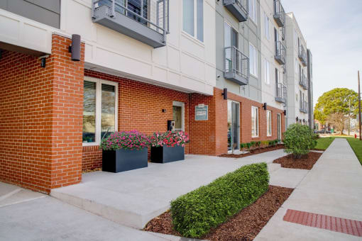 exterior view of the apartments at cobblestone square in fredericksburg at The Point Apartments on 38th, Virginia, 23508