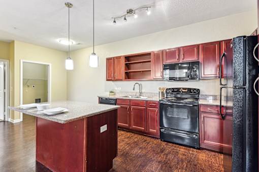 Spacious Kitchen and Dining Area at Overlook at Stone Oak Park Apartments, San Antonio, 78258