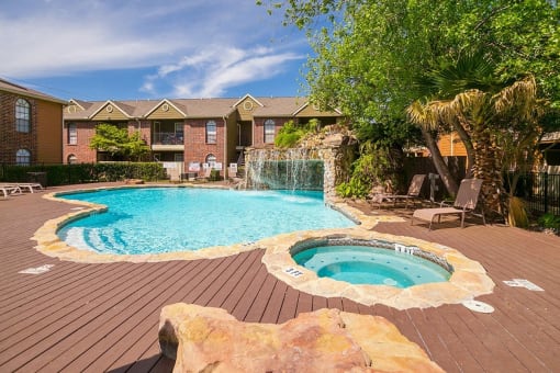 Pool and Jacuzzi at Oaks of Westlakes Apartments, San Antonio, TX