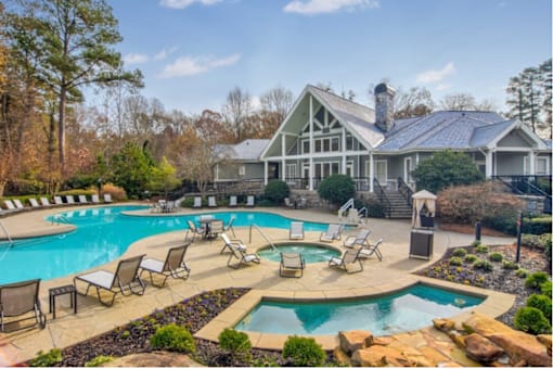 Large Pool View at Manchester Place Apartments, Georgia