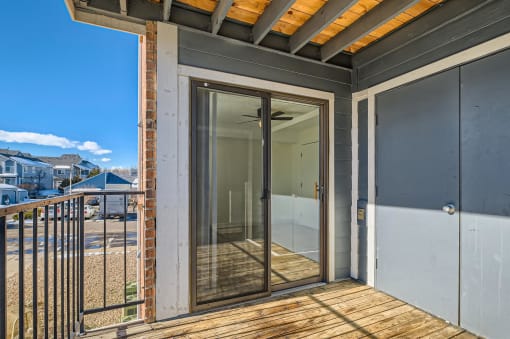 Apartment Balcony at Horizon East Apartments