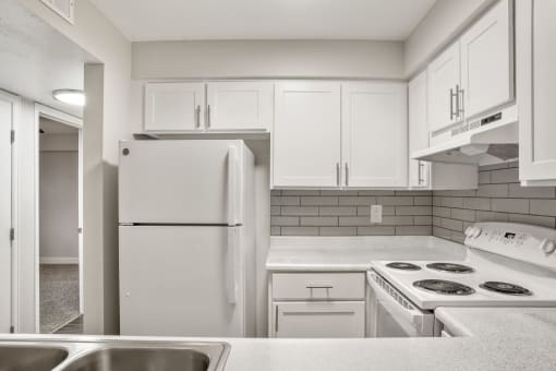 Fully Equipped Kitchen at Horizon East Apartments