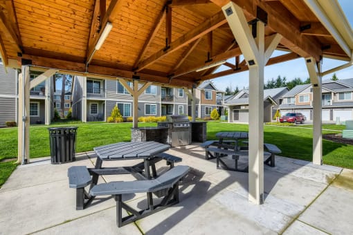 The BBQ & Picnic Area at 5100 Summit Apartments