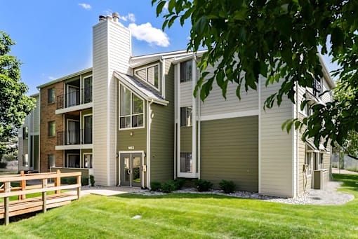 The exterior of our Buildings at Horizon East Apartments.