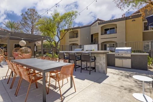Featuring ample seating options near the grills on our pool deck, you can lounge in style while soaking up the sun or enjoying a refreshing dip in the pool.