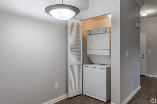 This freshly renovated unit features an in-unit washer and dryer for your convenience.at The Hills at Quail Run, Riverside, California