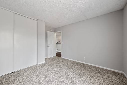 Wall-to-Wall Carpeting at Twenty 2 Eleven Apartment Home Homes, 20211 Sherman Way, CA 681378