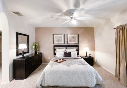 Large bedroom at Ventana Apartment Homes in Central Scottsdale, AZ, For Rent. Now leasing 1 and 2 bedroom apartments.