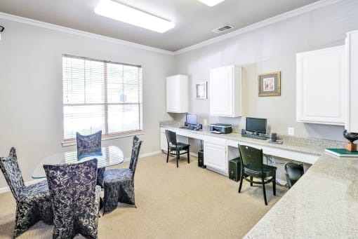 Greyson's Gate Apartments in North Dallas, TX offers its residents a business center!