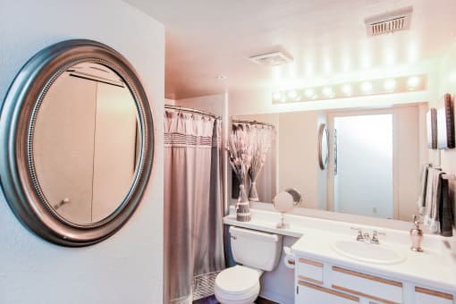 Riverside Park Apartments Tulsa For Rent Bathroom