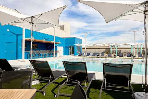 Community Clubhouse With Swimming Pool at Link Apartments® Canvas, Atlanta, 30312