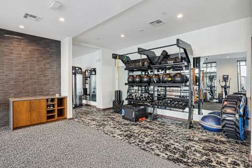 the gym at the preserve at green valley apartments at Link Apartments® Broad Ave, Memphis, TN