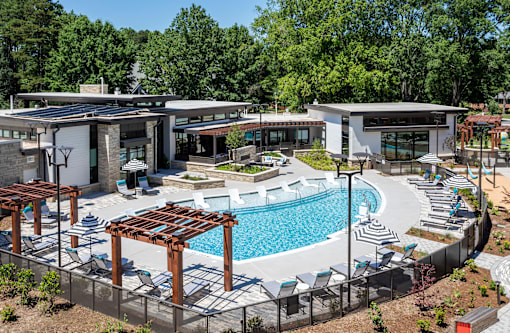 Garden at Link Apartments® Linden, Chapel Hill