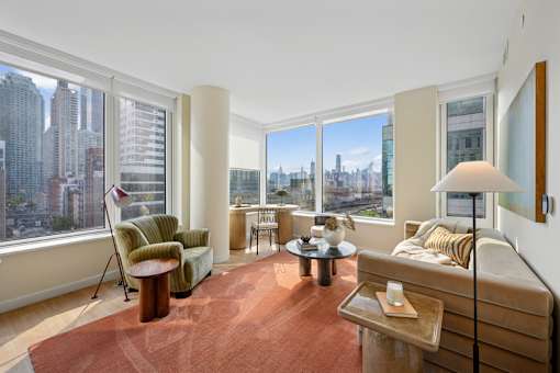Spacious Living Room at Link Apartments® QPN, New York