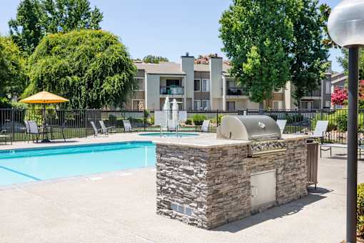 BBQ Pit at Waterfield Square Apartment Homes