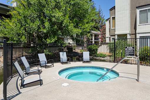 Hot Tub at Waterfield Square Apartment Homes