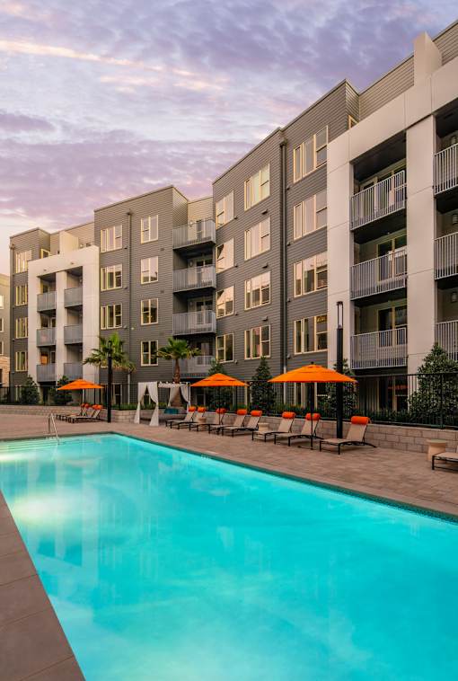 resort style pool at Capitol650