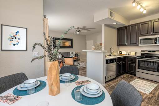Fully Equipped Kitchens And Dining at Somerfield at Lakeside Apartments, California