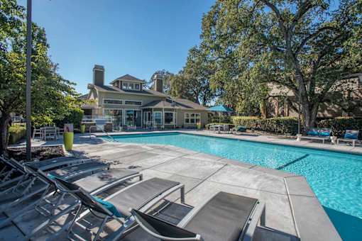 Sundeck With Relaxing Chairs at Atwood Apartments, California
