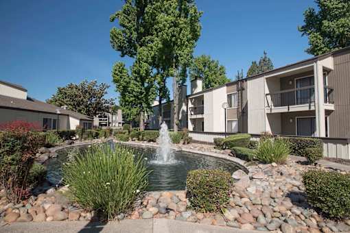 Fountain at Waterfield Square Apartments