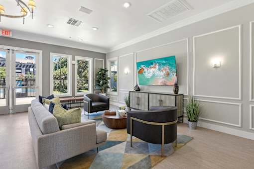 resident social lounge at Waterstone Apartments