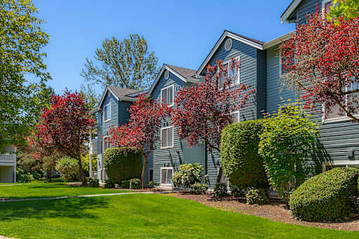 exterior views at Dockside Apartments