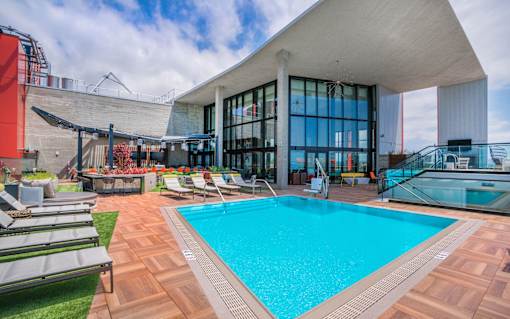 resort style pool at Shift