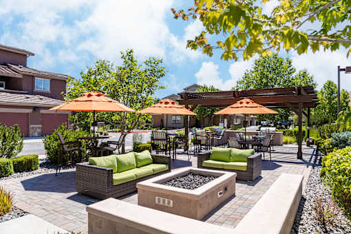 Outdoor seats at Caviata at Kiley Ranch