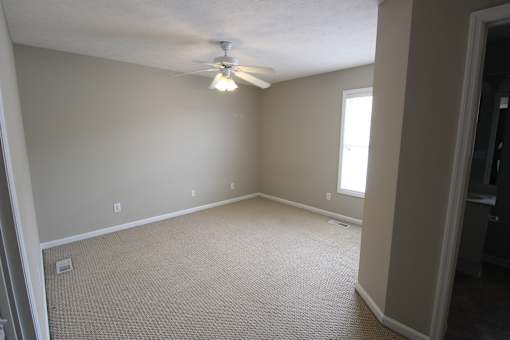 Donahue - 2 Bedroom - Renovated