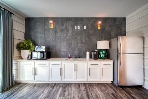 500 Northside Apartments Lobby