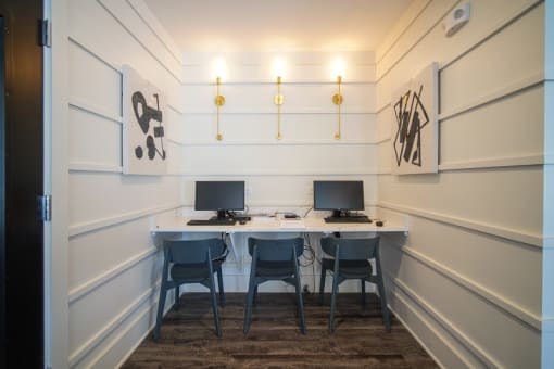 500 Northside Station Apartments lobby office