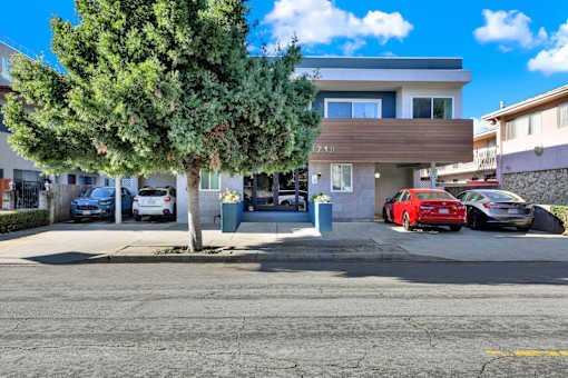 Exterior Landscape at Federal Apartments, California
