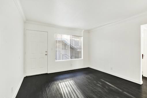 Vacant Bedroom at Elmwood Gardens, Burbank, California