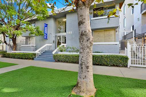 Lawn Area at Occidental Apartments, Los Angeles, CA
