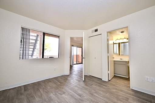 Room with wooden floor at Mountain Vista, Sierra Vista
