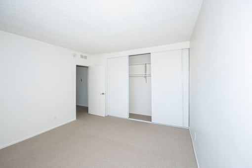 #215 2bd/2ba Second Bedroom