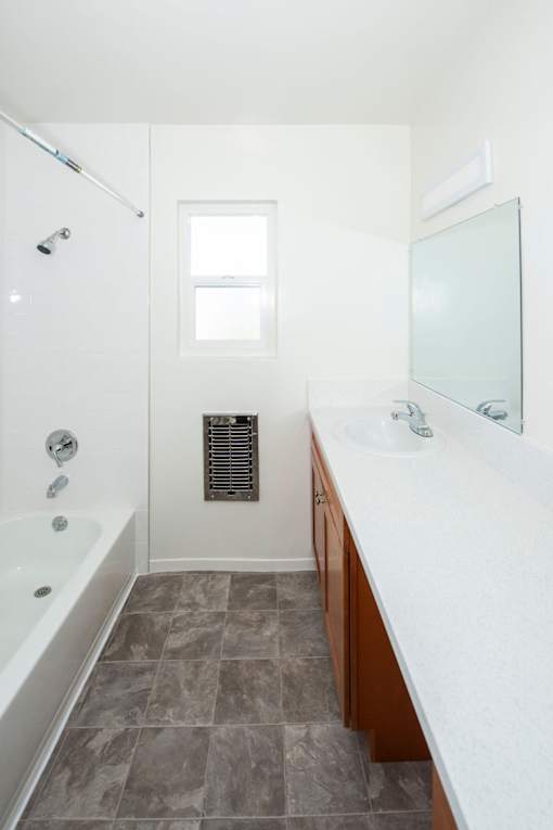 #215 2bd/2ba Large Bathroom