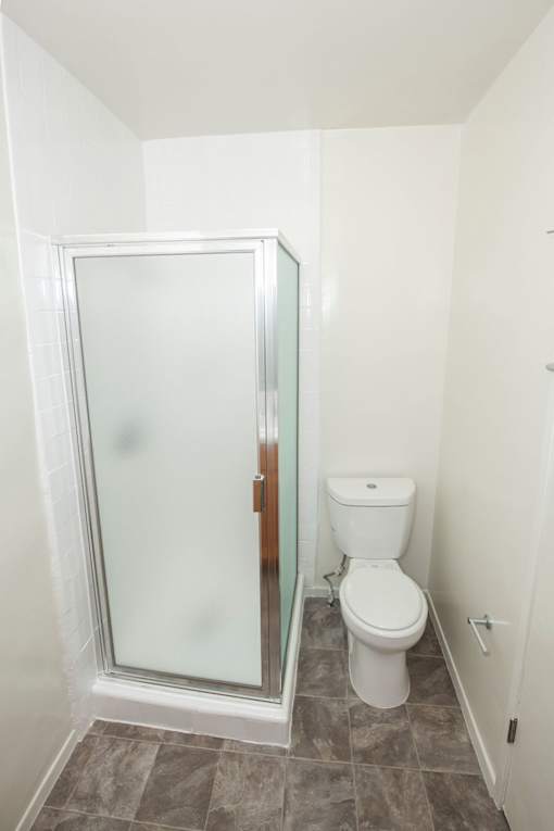 #215 2bd/2ba Master Bathroom