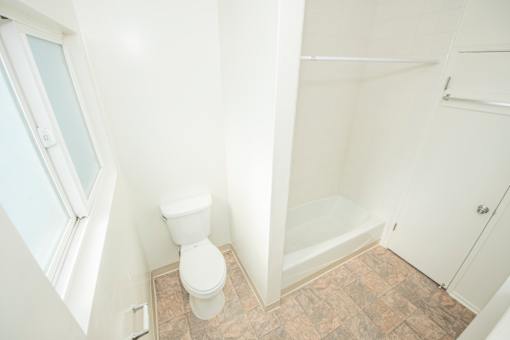 2900-016 Bathroom
