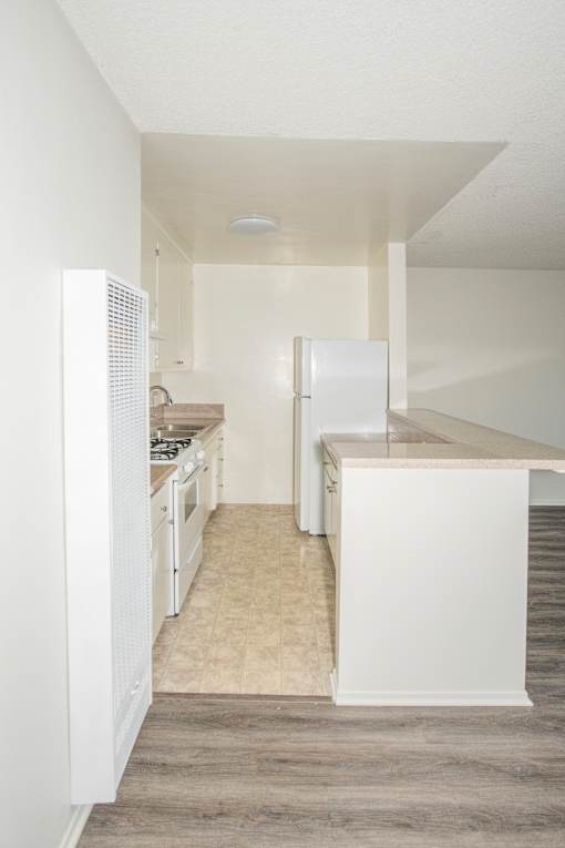2900-016 Full Kitchen