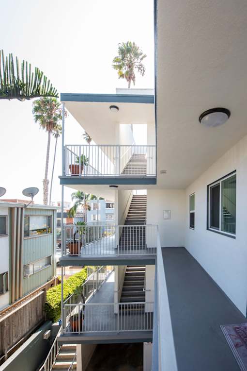 807 4th Street, Building Interior
