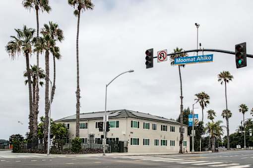 1616 Ocean, Building Exterior