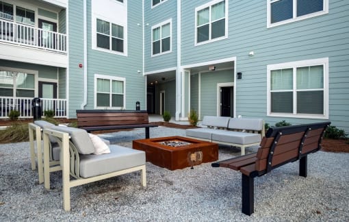 Courtyard at Seleno at Bridge Street, Huntsville, Alabama