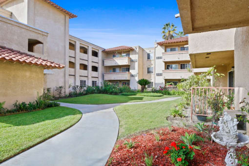the preserve at ballantyne commons apartments courtyard and apartments for rent