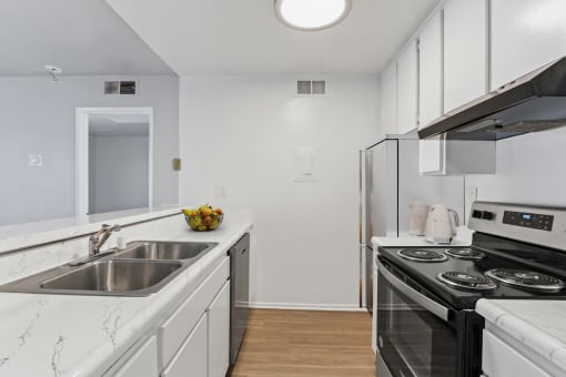 the preserve at ballantyne commons apartment kitchen and stove and sink
