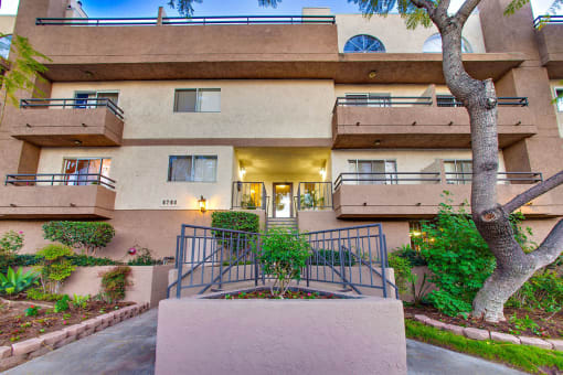 5760 Laurel Canyon