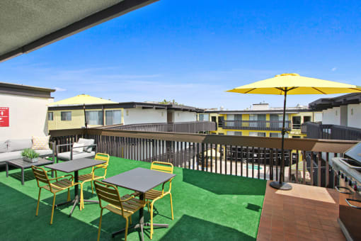 Sundeck with a grass mat flooring