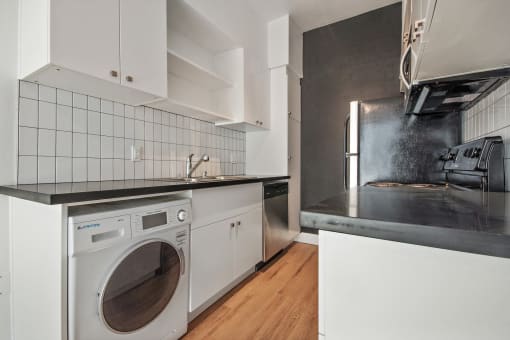 Kitchen/ washer dryer combo, dishwasher,